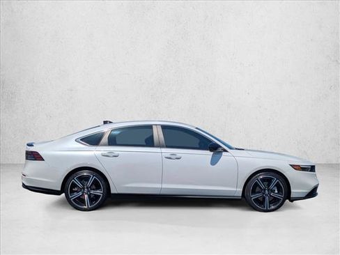 Used 2025 Honda Accord Sport image 4