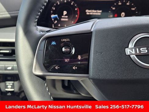 Used 2025 Nissan Murano SV image 25