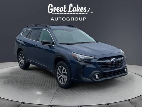 Used 2025 Subaru Outback Premium AWD/4WD image 7