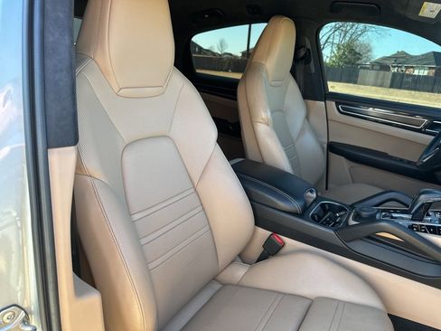 Used 2021 Porsche Cayenne GTS image 51