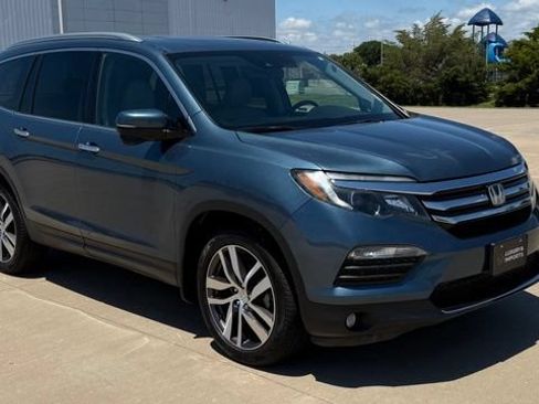 Used 2018 Honda Pilot Touring image 8
