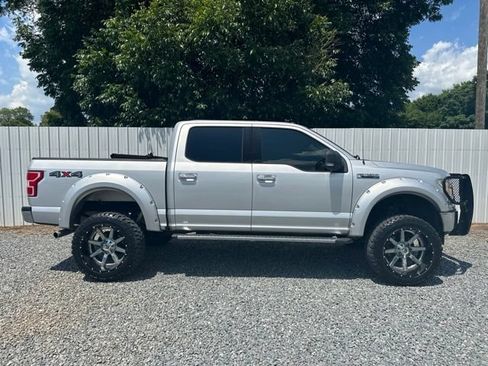 Used 2018 Ford F150 XLT w/ Equipment Group 302A Luxury AWD/4WD image 6