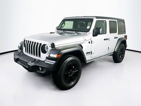 Used 2022 Jeep Wrangler Unlimited Sport AWD/4WD image 3