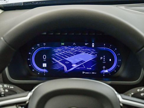 Certified 2025 Volvo XC90 B6 Plus w/ Protection Package Premier image 31