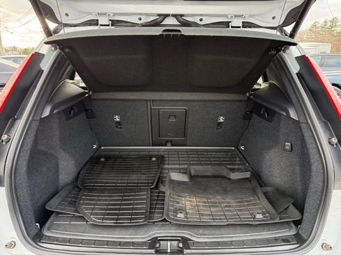 Certified 2022 Volvo XC40 P8 Recharge Ultimate image 35