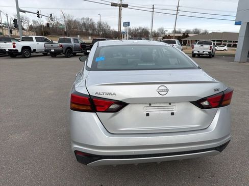 Used 2024 Nissan Altima 2.5 SV image 19