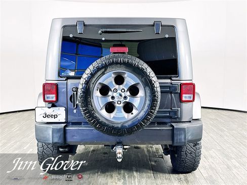 Used 2017 Jeep Wrangler Unlimited Sahara w/ Connectivity Group image 6