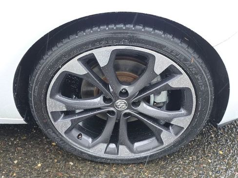 Used 2019 Buick Cascada Premium image 9