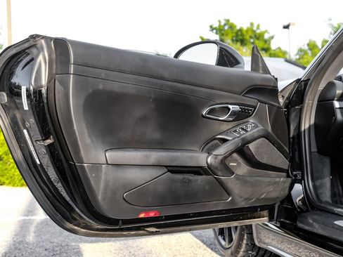 Used 2021 Porsche 718 Cayman w/ Premium Package image 45