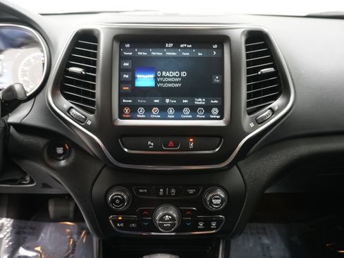 Used 2021 Jeep Cherokee Latitude Lux w/ Sun & Sound Group image 19