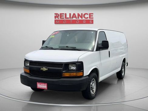 Used 2014 Chevrolet Express 2500 RWD image 1