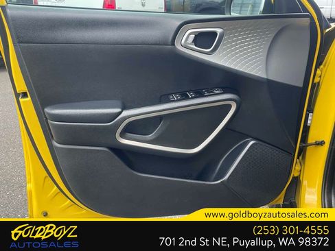 Used 2020 Kia Soul LX FWD image 11