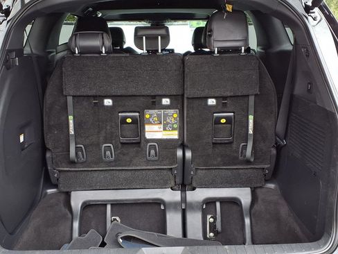Certified 2024 Toyota Sienna XSE w/ XSE Plus Package FWD image 6