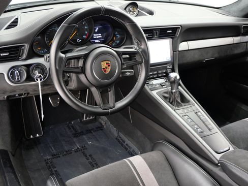 Used 2018 Porsche 911 GT3 RWD image 13