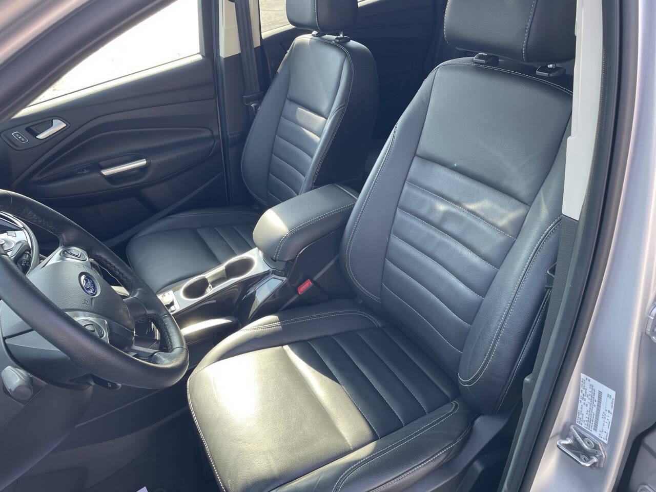 Used 2015 Ford Escape Titanium AWD/4WD image 2