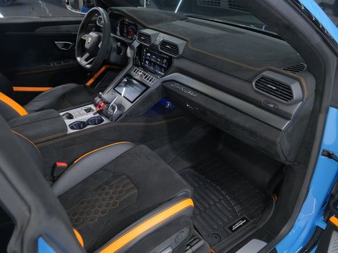 Used 2024 Lamborghini Urus Performante AWD/4WD image 41
