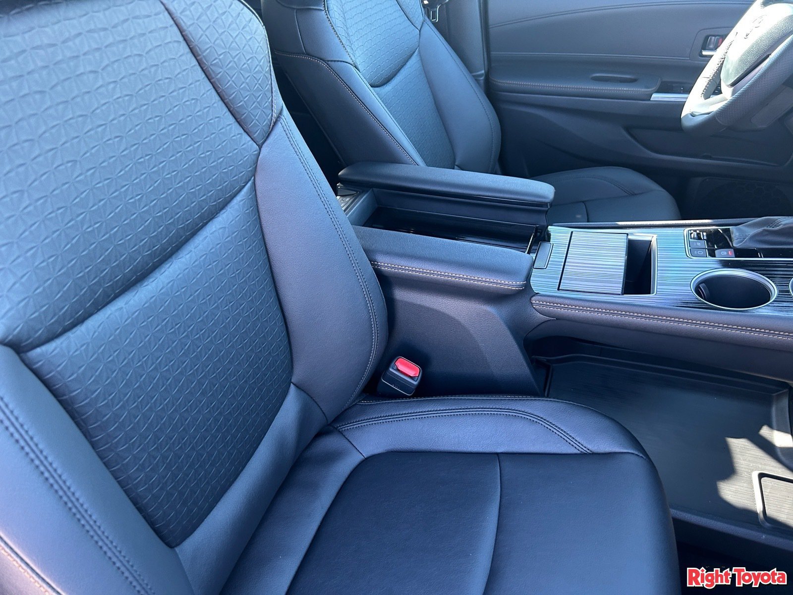 New 2026 Toyota Sienna XLE Woodland Edition AWD/4WD image 12