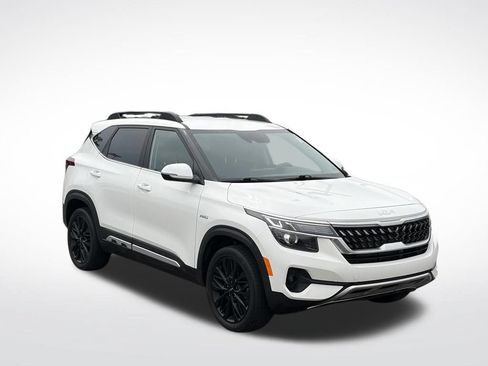 Used 2022 Kia Seltos Nightfall Edition AWD/4WD image 2