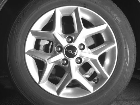 Used 2025 Kia Soul LX w/ LX Technology Package image 12