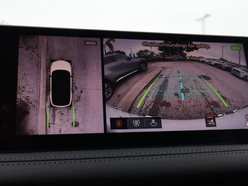 Certified 2026 INFINITI QX60 Luxe w/ Family Package image 27