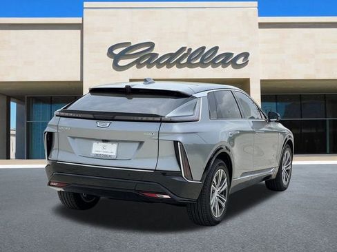 New 2025 Cadillac Lyriq Luxury image 3