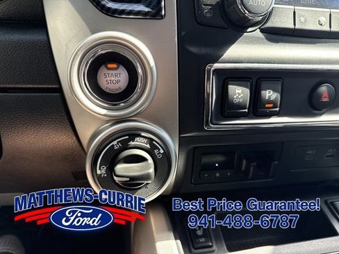 Used 2021 Nissan Titan SV w/ SV Convenience Package AWD/4WD image 23