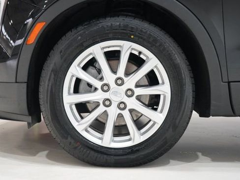 Used 2023 Cadillac XT4 Luxury w/ Cold Weather Package AWD/4WD image 12