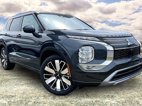 New 2026 Mitsubishi Outlander SEL image 1