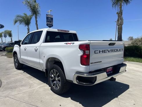 Used 2023 Chevrolet Silverado 1500 LT AWD/4WD image 6