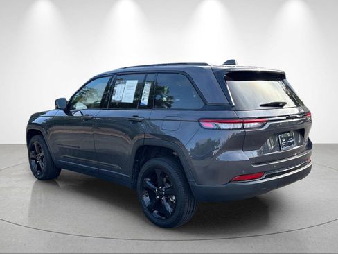 Used 2023 Jeep Grand Cherokee Limited w/ Black Appearance Package RWD image 3