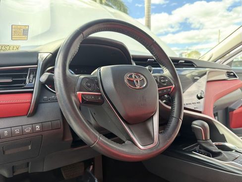 Used 2020 Toyota Camry XSE image 28