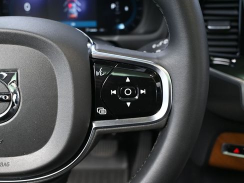 Used 2024 Volvo XC90 B5 Plus image 30