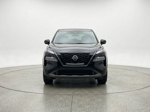 Used 2025 Nissan Rogue SV FWD image 2