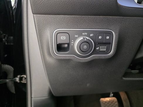 Certified 2025 Mercedes-Benz GLB 250 image 23