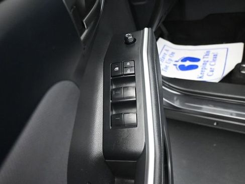 Used 2024 Toyota Highlander LE image 13