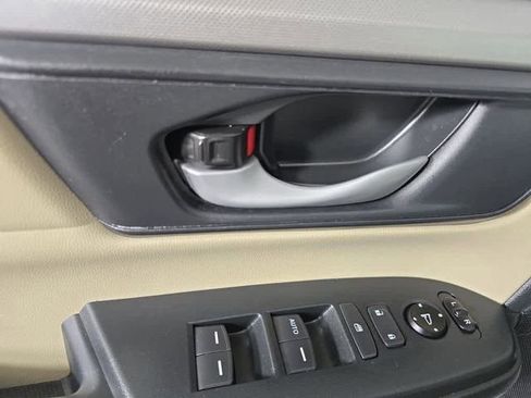 Used 2020 Honda CR-V LX image 24