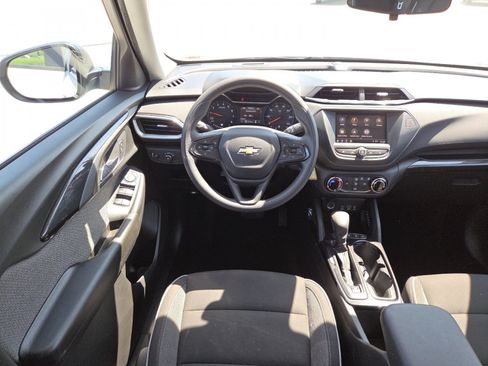 Used 2021 Chevrolet TrailBlazer LS AWD/4WD image 24