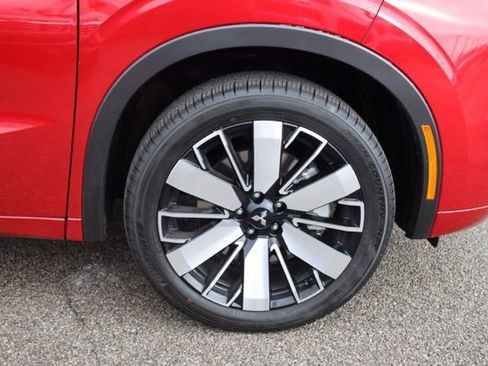 Used 2025 Mitsubishi Outlander SEL image 19