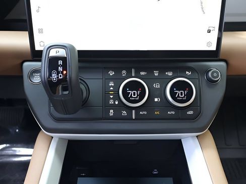New 2026 Land Rover Defender 110 X-Dynamic SE AWD/4WD image 25