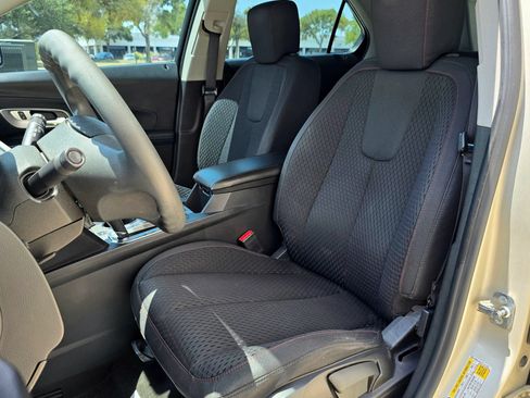 Used 2015 Chevrolet Equinox LS FWD image 19