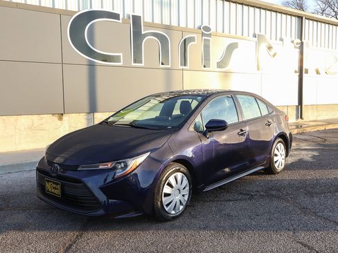 Used 2024 Toyota Corolla LE image 1