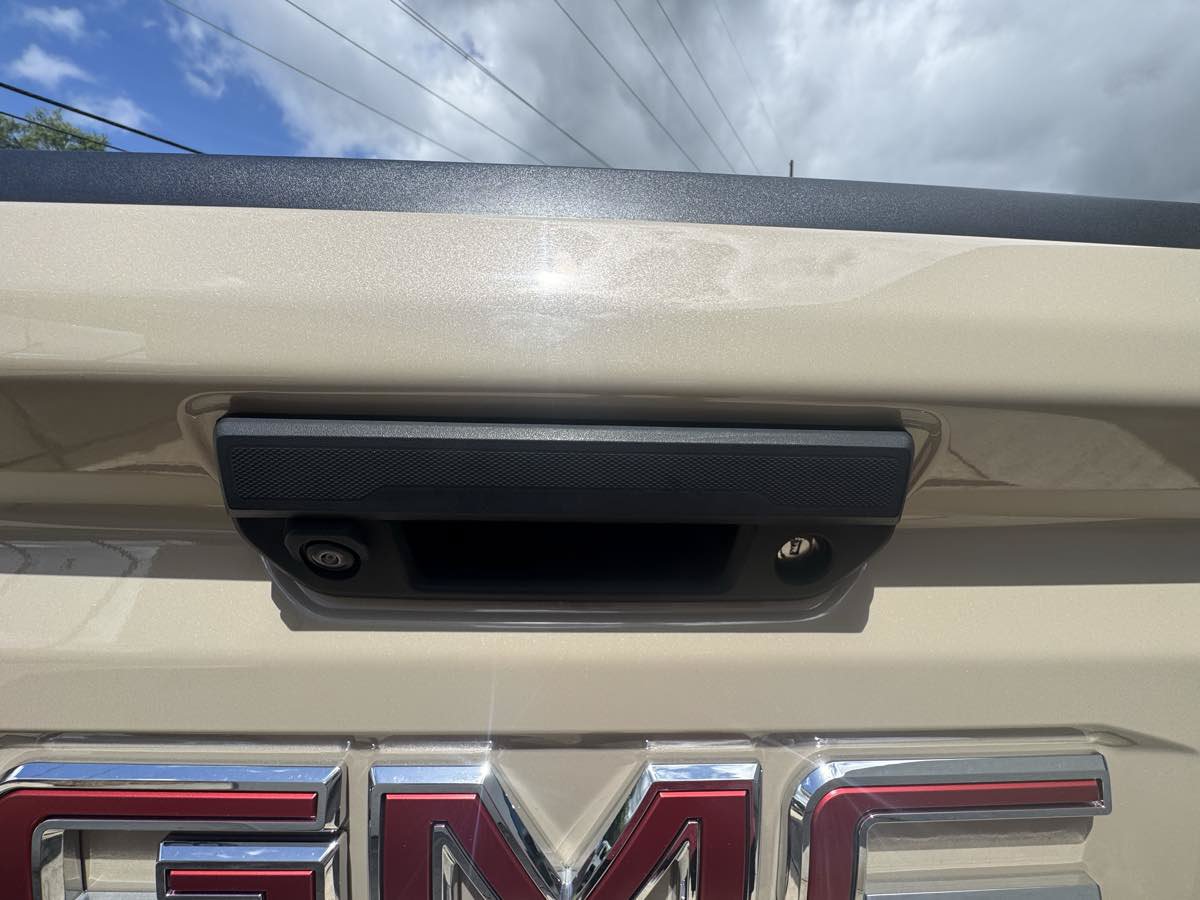 Used 2024 GMC Canyon AT4 w/ Technology Package AWD/4WD image 27