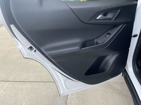 Used 2025 Chevrolet Equinox LT FWD image 28