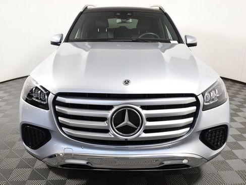 Used 2024 Mercedes-Benz GLS 450 4MATIC image 10