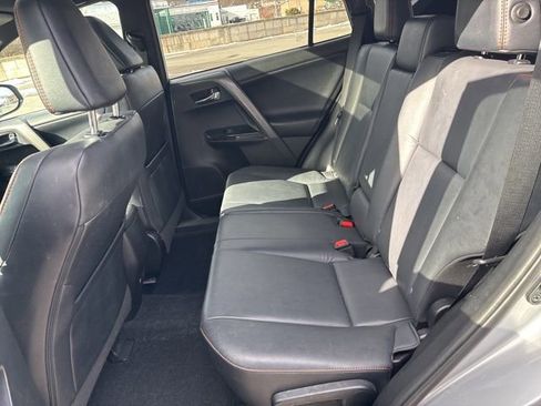 Used 2017 Toyota RAV4 SE image 20