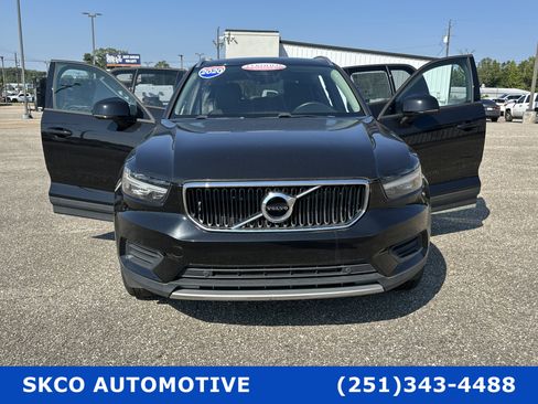 Used 2020 Volvo XC40 T5 Momentum image 31