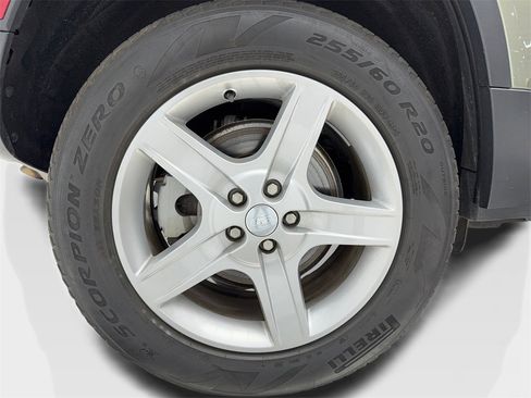 Used 2022 Land Rover Defender 110 SE image 51