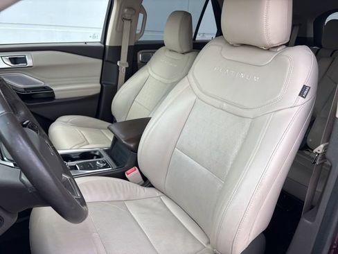 Used 2022 Ford Explorer Platinum w/ Equipment Group 601A AWD/4WD image 28