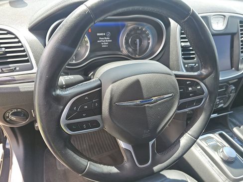 Used 2018 Chrysler 300 Touring L RWD image 15