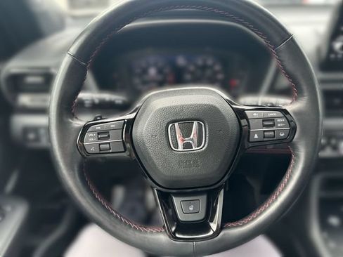 Used 2025 Honda Pilot Black Edition image 16